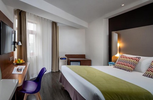 Zhonglou Shangquan Hotel | Campanile Xi'an Bell Tower Huimin Street