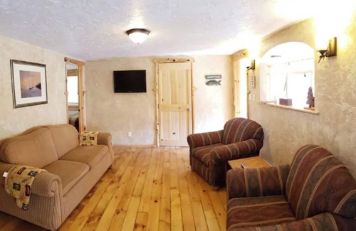 Rockaway Beach House | Campfire Cabin at the Lake - Sleeps 10
