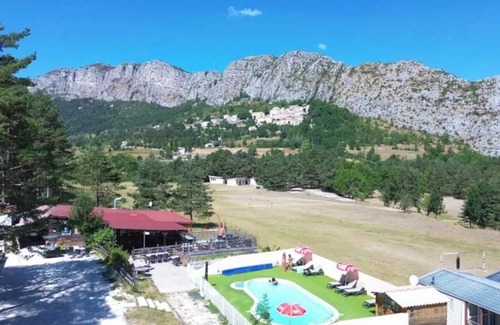 Saint-Auban House | Camping 2 étoiles - Piscine - ccbaei0