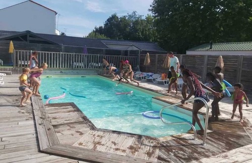 Surgeres House | Camping 3 étoiles - Piscine - ccbbbed