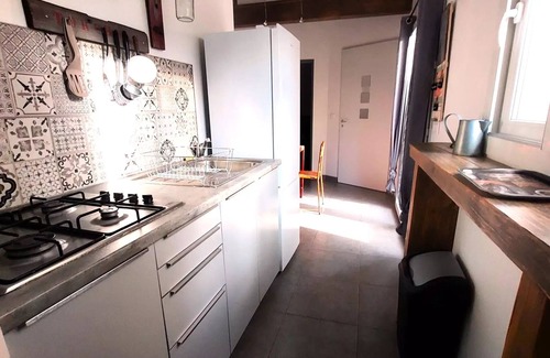 Saint-Paul-Trois-Chateaux Villa | Camping de la Colline * - Atypical decorative GITE for 4 people. + air conditioning for 4 people