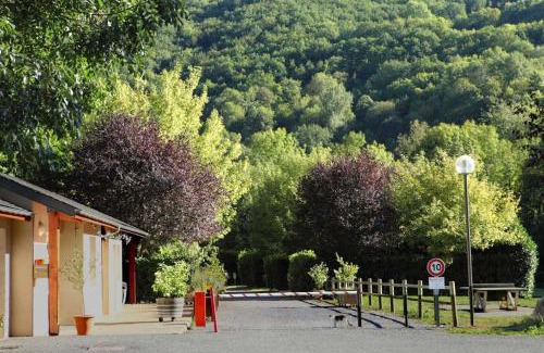 Lacaze Other | Camping Le Jardin - chalets, bungalows et emplacements nus pour des vacances nature le long de la rivière le Gijou