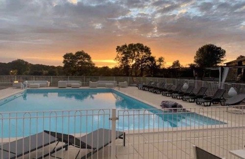 Vouvant House | Camping - Piscine - ccbbbif