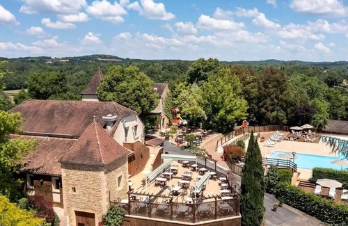 Sainte-Nathalene Ski Chalet | Camping Romanée Les Grottes de Roffy* - Chalet PREMIUM - 2 bedrooms - 2 shower rooms 4 people