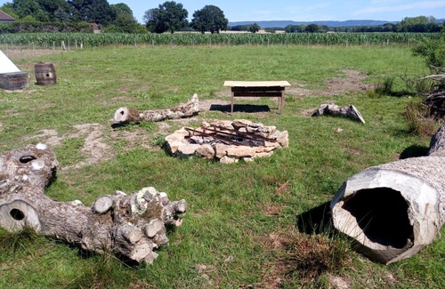Oussieres Other | Camping sauvage à la ferme dans un tipi de 8 à 15 personnes