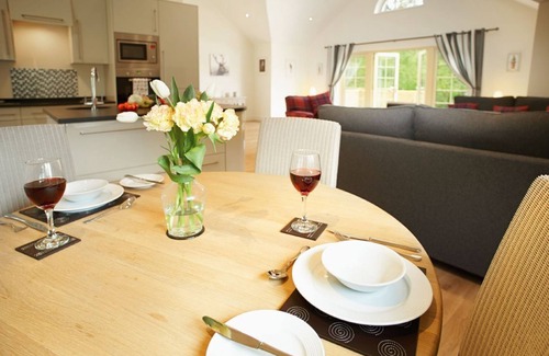 Pattiswick Cabin | Campion Lodge holiday cottage is located near Colchester and set in some amazing natural beauty.