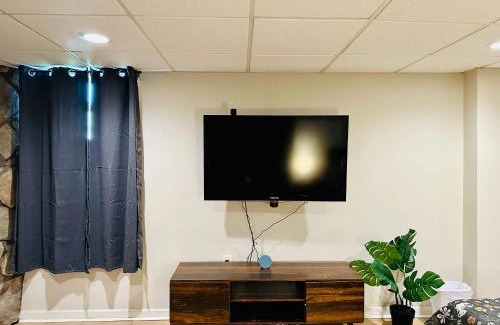 Cherry Hill Apartment | Campu’s Basement Studio w/private entrance