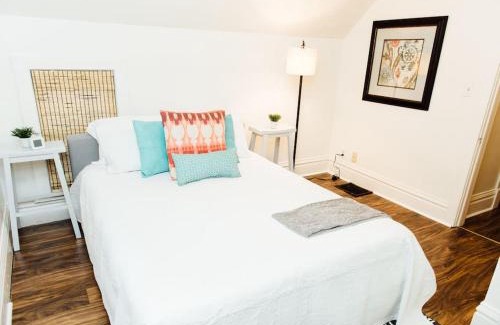Ames Apartment | Campus Downtown WiFi Near Starbucks Superhosts