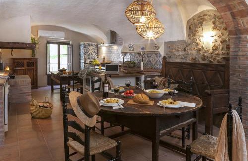 Ventallo House | Can Barrina