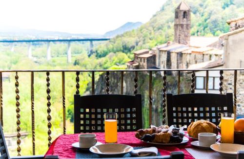 Castellfollit de la Roca Apartment | Can Castell