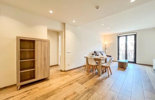 Besalu Apartment | Can Cintet 1- Apartamento en la plaza de Besalú