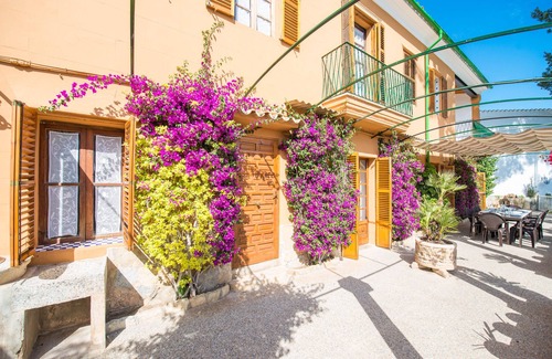Genova House | CAN REI DES PLA - Chalet with private garden in Gènova. Free WiFi