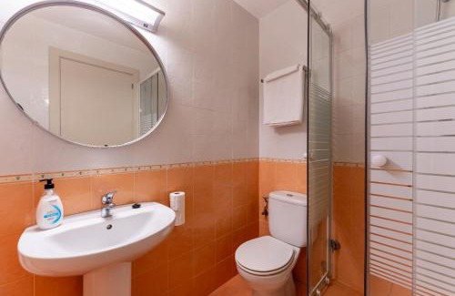 Torroella de Fluvia House | Can Salva amb Jacuzzi privat