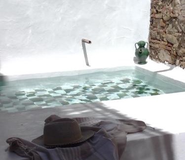 Sant Jordi Desvalls House | CAN TANDO Restored catalan old barn to enjoy peaceful rural simplicity
