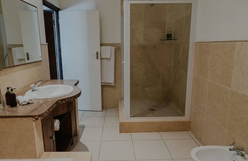 Paarl House | CANA Vineyard Guesthouse