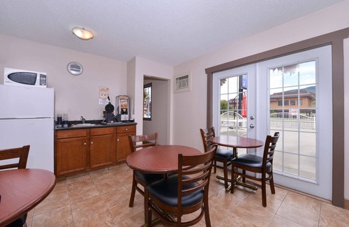 Vernon Hotel | Canadas Best Value Inn & Suites Vernon