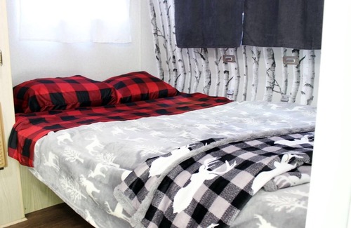 Ramara House | Canadiana Camper on Lake Simcoe