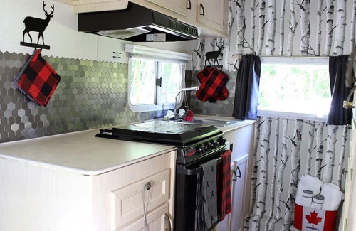 Ramara House | Canadiana Camper on Lake Simcoe