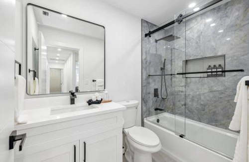 Cutler Bay House | Canal front, 2 King Beds, Pool, Game Room