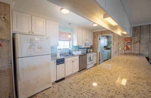 Silver Cay House | Canal-front, Boat Dock, Sleeps 9 - Anchor Eways