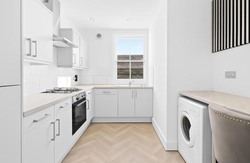 Lansbury Apartment | Canary Wharf - Contractors - 4 Bed