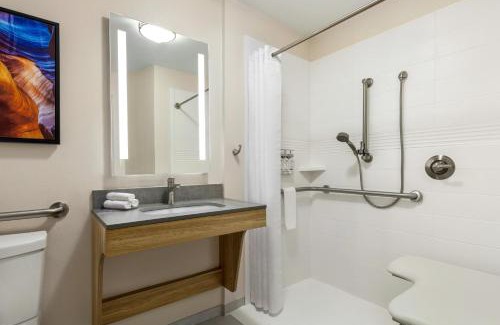 Bessemer Hotel | Candlewood Suites Bessemer - Birmingham SW by IHG