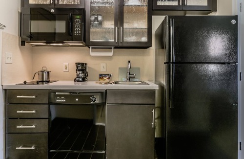 Downtown Hartford Hotel | Candlewood Suites Hartford Downtown by IHG