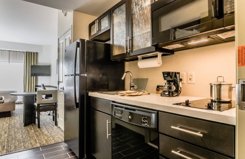 Downtown Hartford Hotel | Candlewood Suites Hartford Downtown by IHG