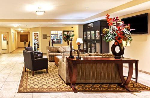 Pearland Hotel | Candlewood Suites Pearland by IHG