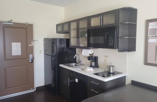 Smyrna Hotel | Candlewood Suites Smyrna - Nashville by IHG