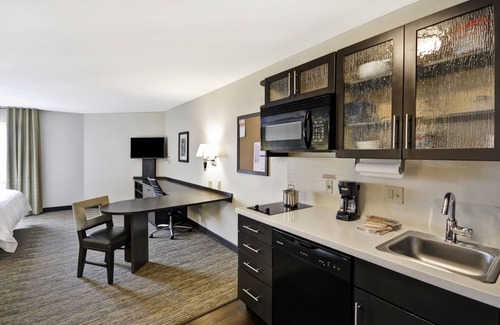 Smyrna Hotel | Candlewood Suites Smyrna - Nashville by IHG