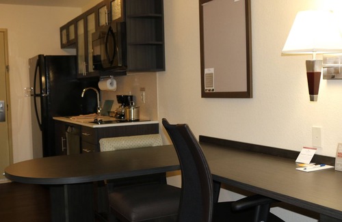 Goodlettsville Hotel | Candlewood Suites Goodlettsville - Nashville by IHG