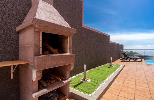 Ponta do Sol Cottage | Canhas Views Pool and Barbecue