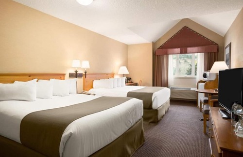 Canmore Hotel | Canmore Inn & Suites