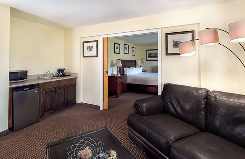 Canmore Hotel | Canmore Inn & Suites