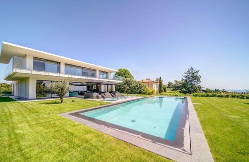 Vallauris Villa | Cannes Luxury Rental - Modern Villa