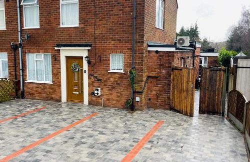 Cannock Apartment | Cannock Chase Guest House Self Catering incl all home amenities & private entrance