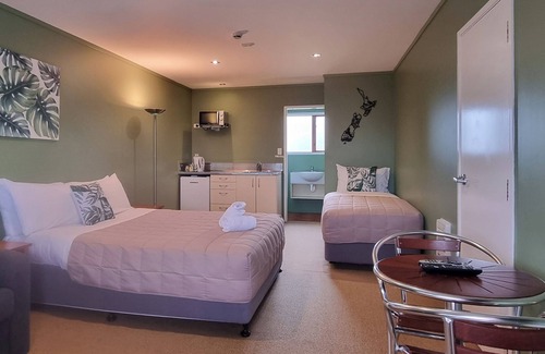 Ohakune Hotel | Canoe Safaris Lodge