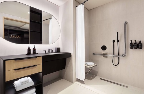 Upper Jarvis Hotel | Canopy By Hilton Toronto Yorkville