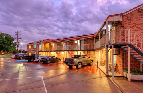 Canowindra Hotel | Canowindra Riverview Motel