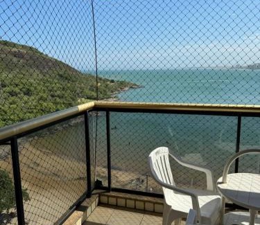 Praia do Morro Apartment | Canto Nobre, Frente total para o mar, 4 quartos 1 vaga de garagem, 2 banheiros