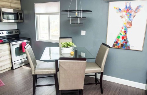 Hillcrest House | Canyon View Summary: