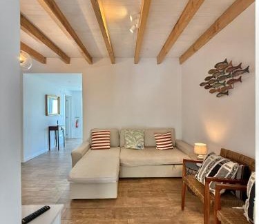 Pica Galo Villa | CAPARICA BEACH VILLA