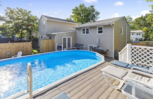 Lower Township House | Cape May 4 Bed Pool Oasis,Dog Friendly, Sleeps 10, Outdoor shower + Firepit + EV