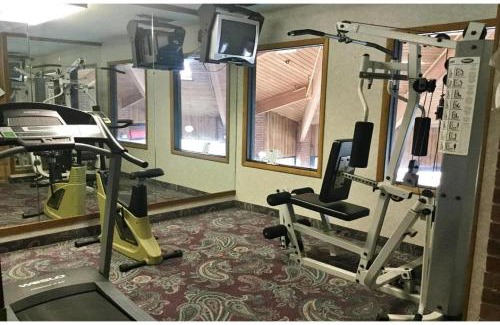 Mexico Hotel | Capital O Amerihost Inn and Suites Mexico Hwy 54 MO