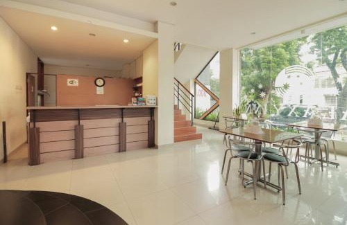 Bandung Hotel | Capital O Galaxy Inn