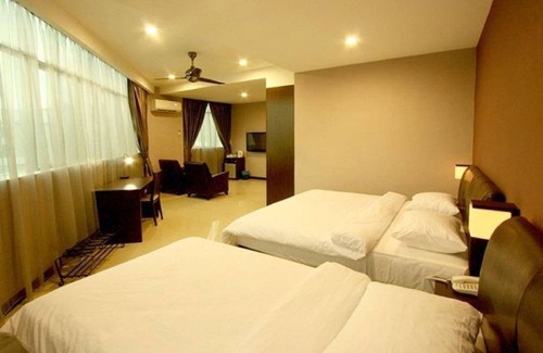 Kluang Hotel | Capital O Rail Hotel