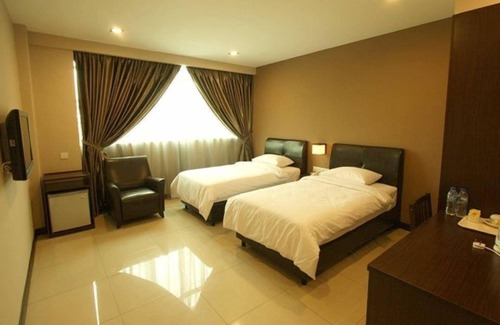 Kluang Hotel | Capital O Rail Hotel