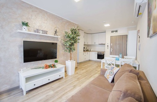 Oradea Apartment | Cappuccino Colors at West Residence