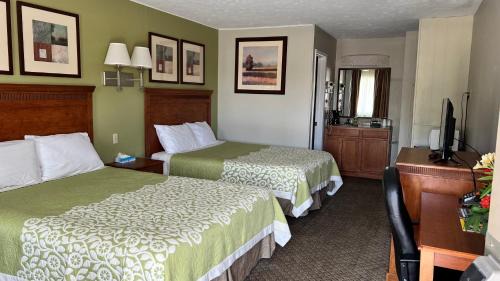 Avoca Hotel | Capri Motel